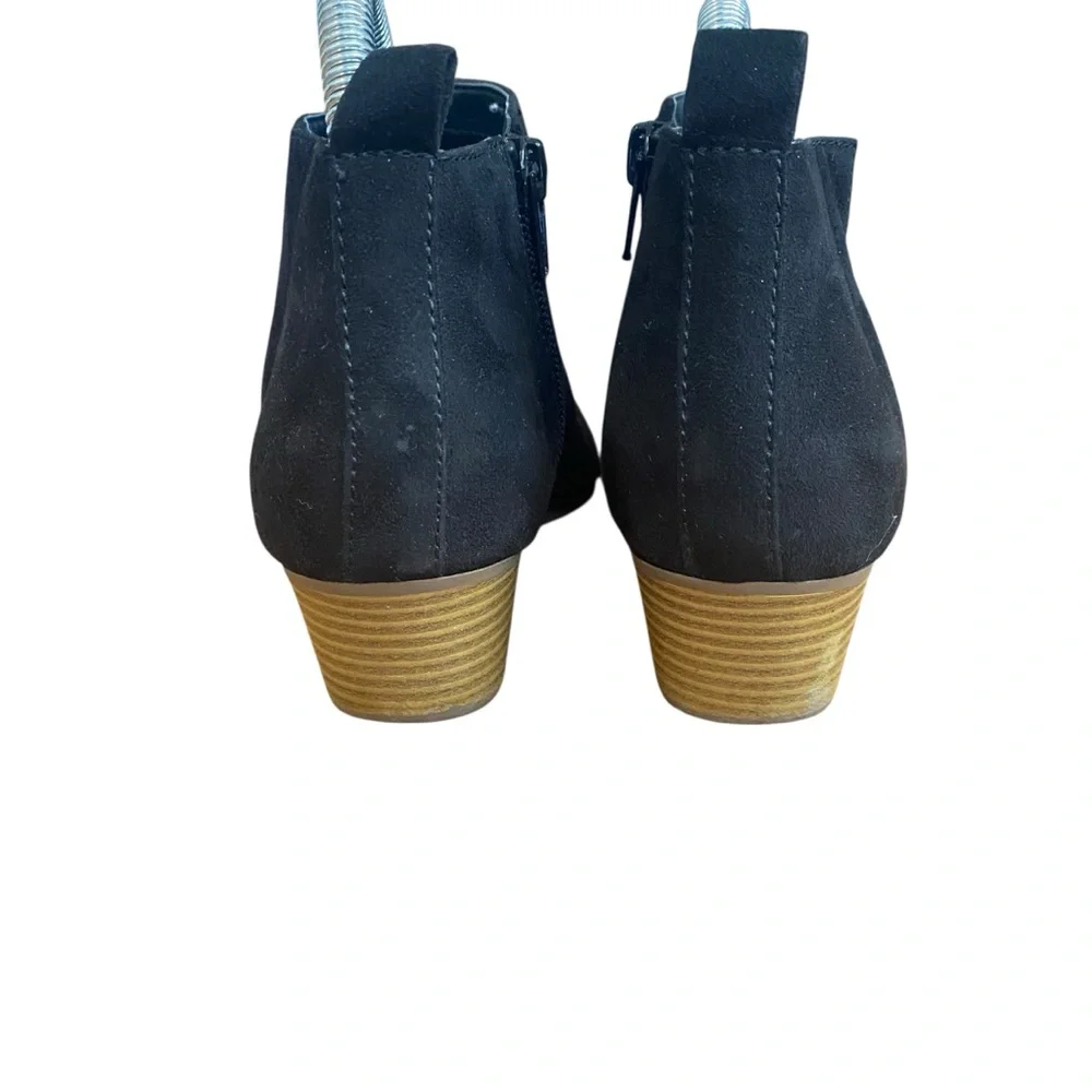 Old Navy Women's size 6 Faux Sueded Black Ankle Booties Low Block Stacked Heel